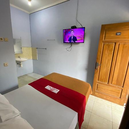 Aqilakost N Cafe Gadog Puncak Hotel Bogor Bagian luar foto