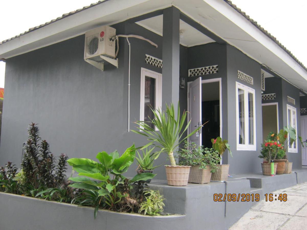 Aqilakost N Cafe Gadog Puncak Hotel Bogor Bagian luar foto