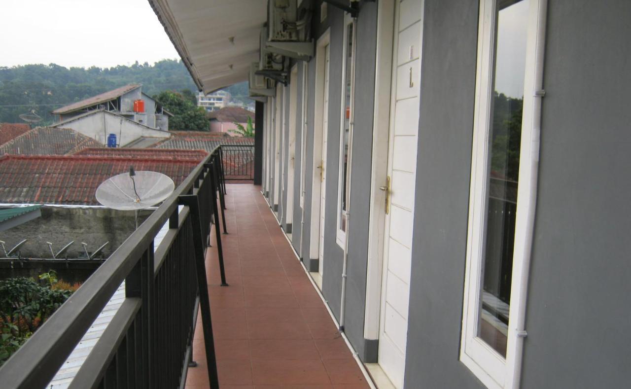 Aqilakost N Cafe Gadog Puncak Hotel Bogor Bagian luar foto